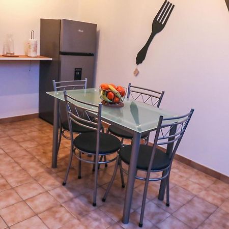 Le Saint-Cyr, Centre-Ville, Cosy, Spacieux 伊苏丹 外观 照片