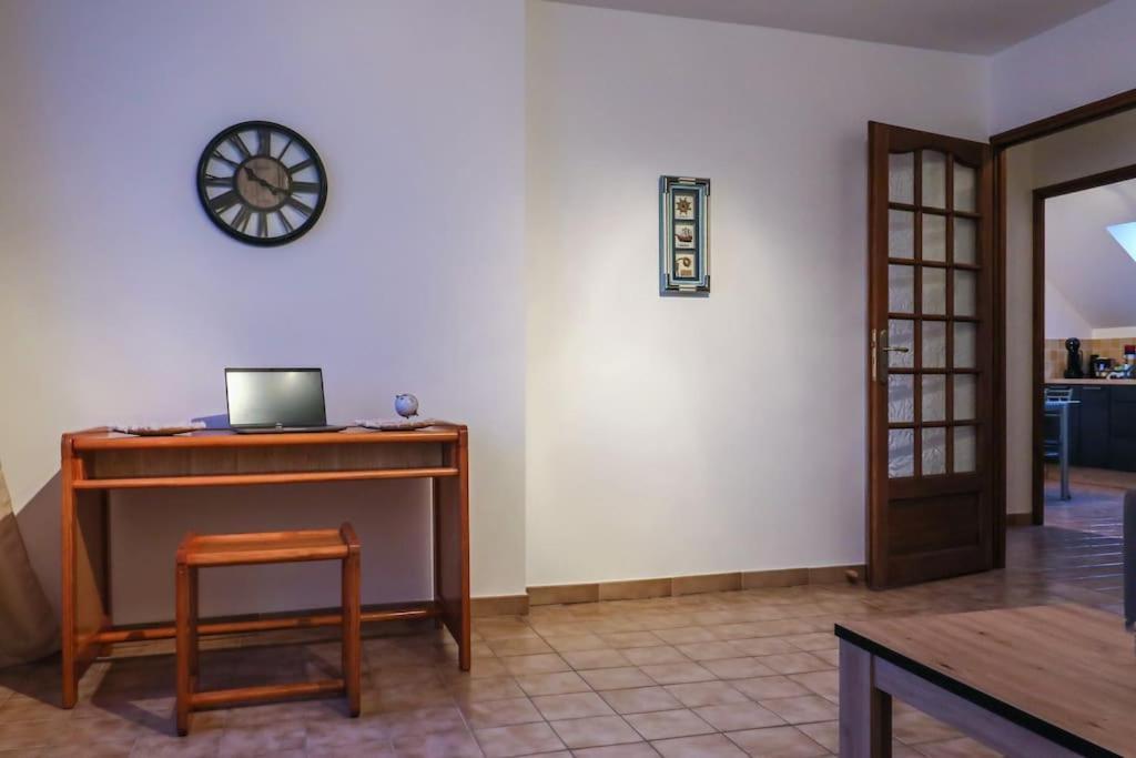 Le Saint-Cyr, Centre-Ville, Cosy, Spacieux 伊苏丹 外观 照片